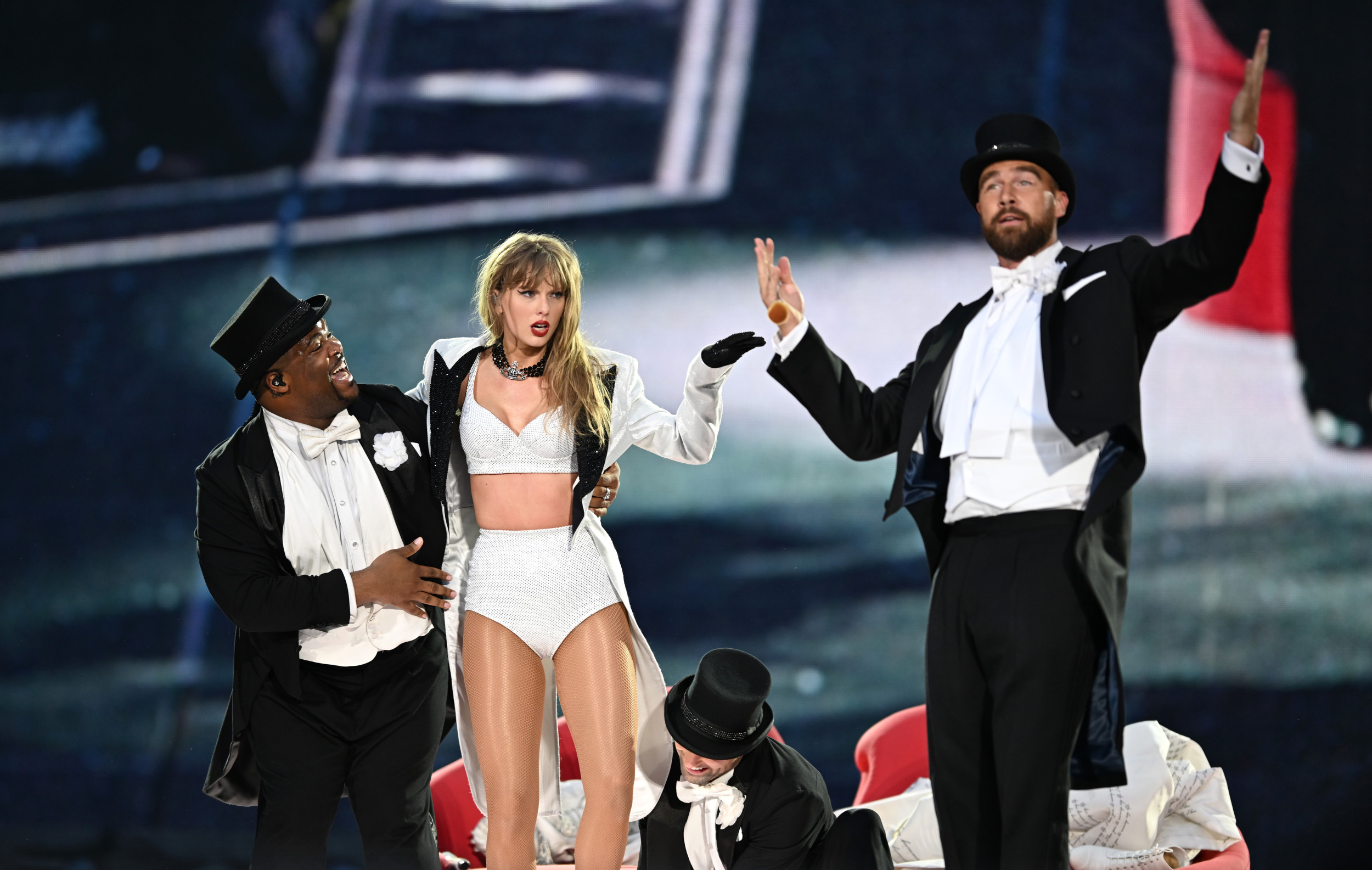 News: How the Romance Between Travis Kelce and Taylor Swift is Shaping Celebrity Culture in 2024